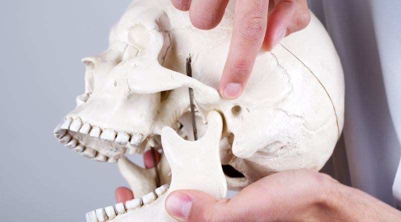 Çene Çıkığı Tedavisi